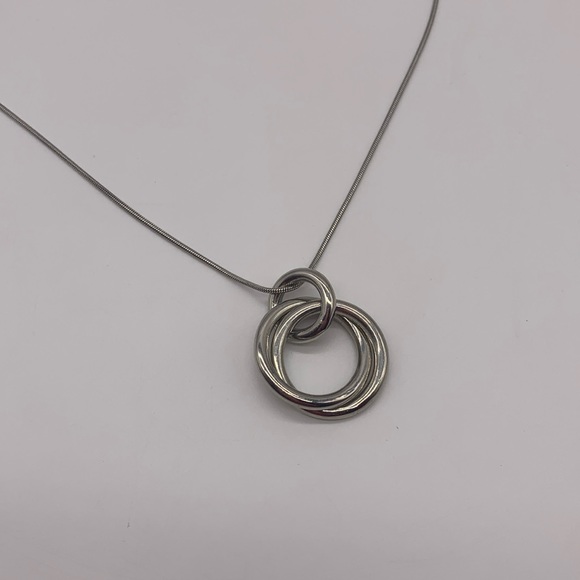 Silver Tone Layered Rings Hoop Necklace - Picture 1 of 11